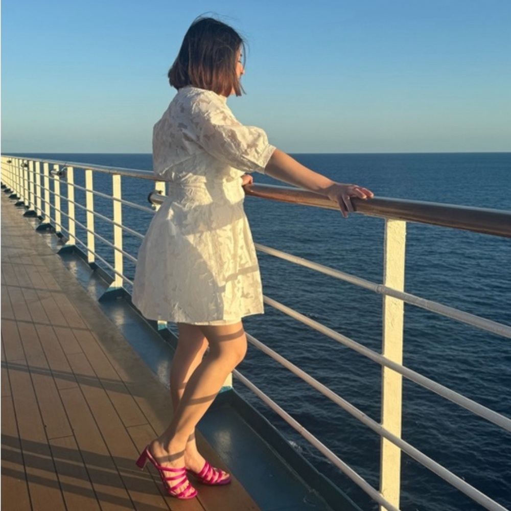 EUC Club Monaco Size 8 sculptural patterned dress - Picture 2 of 5